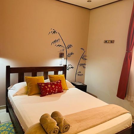 Casa De Lis Hotel & Tourist Info Centre Turrialba Kültér fotó