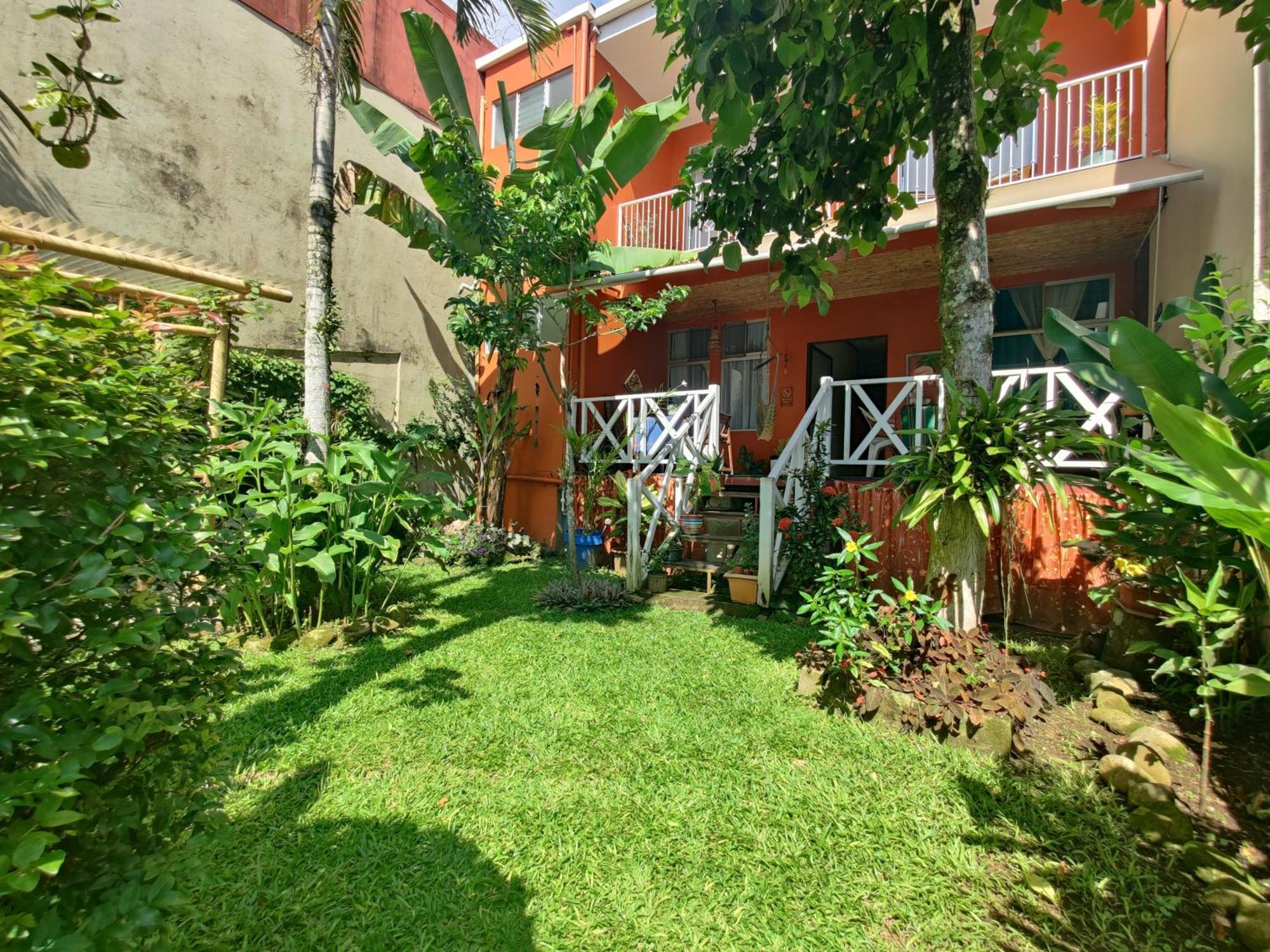 Casa De Lis Hotel & Tourist Info Centre Turrialba Kültér fotó