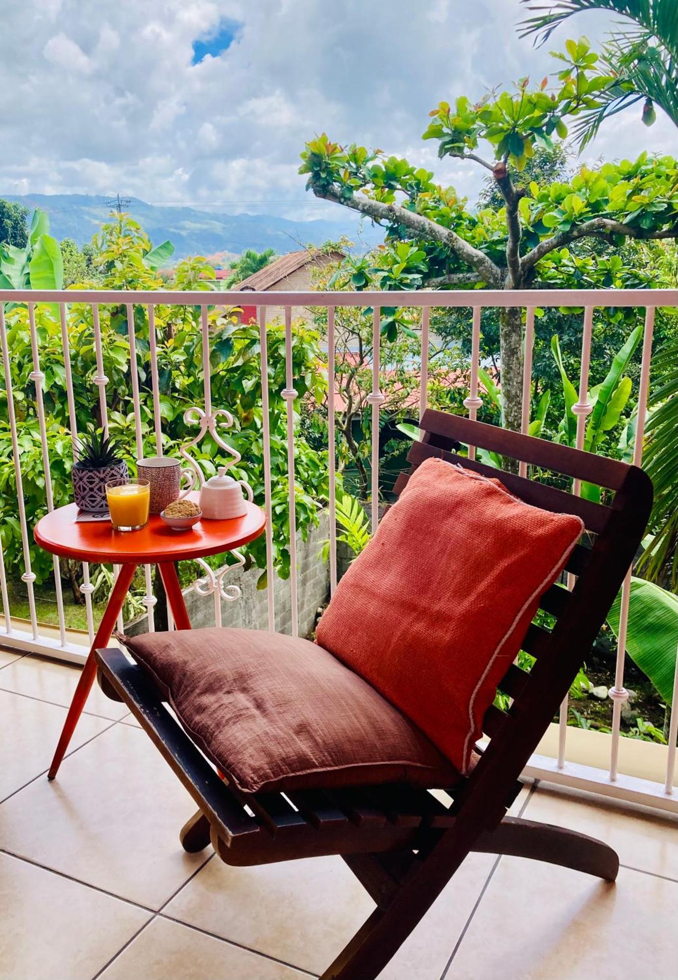 Casa De Lis Hotel & Tourist Info Centre Turrialba Kültér fotó